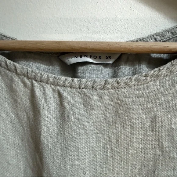 Linenfox Hand-Embroidered Floral Crop Tank - Picture 7 of 8